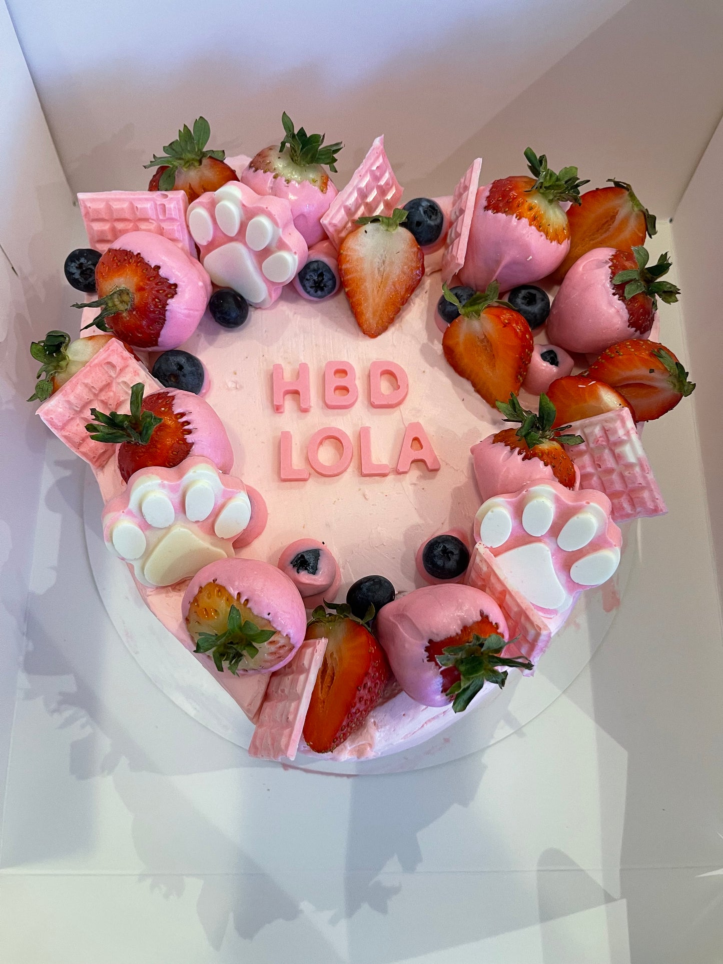 Lola 8" heart cake