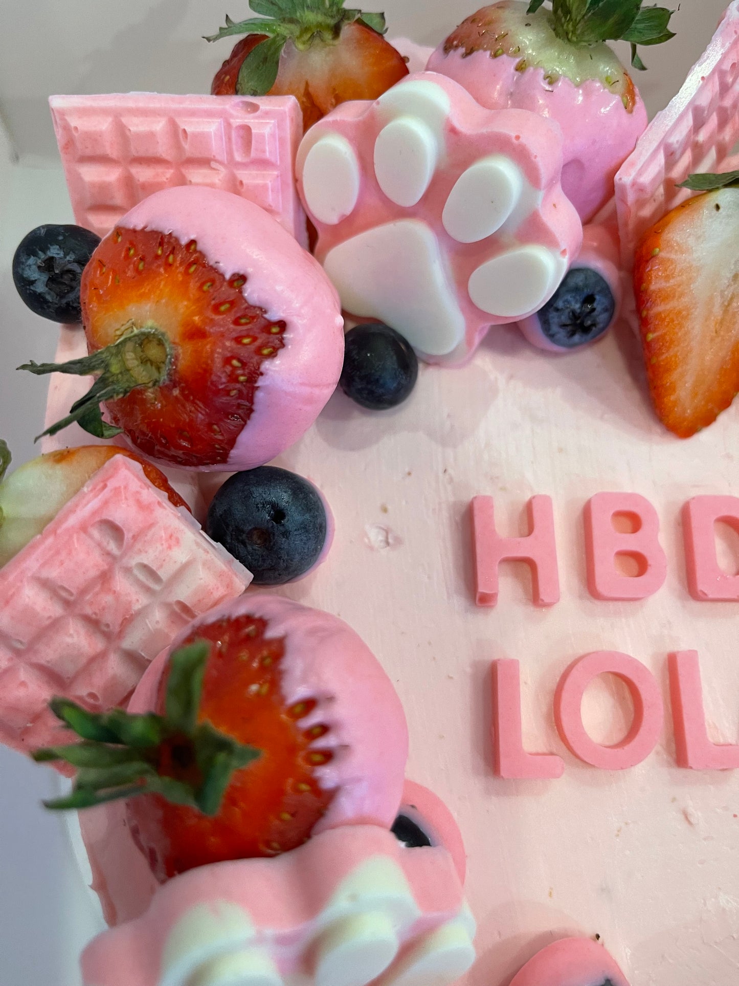 Lola 8" heart cake