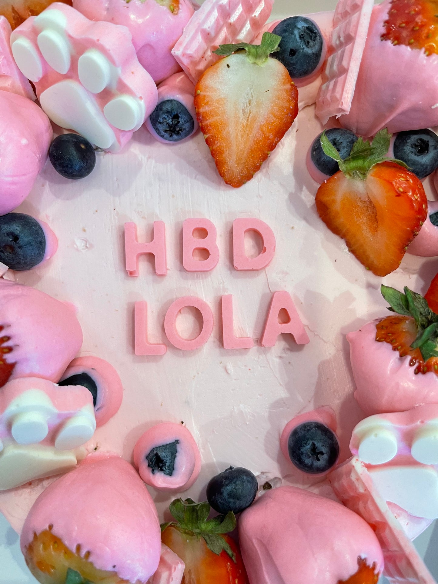 Lola 8" heart cake